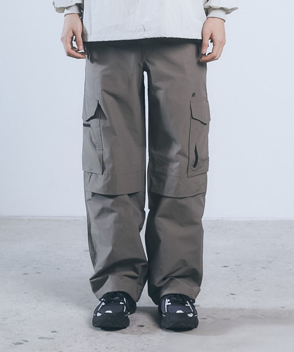 칼라파타르(KALAPATTHAR) Nylon RIB Ventilation Cargo Pants - BEIGE