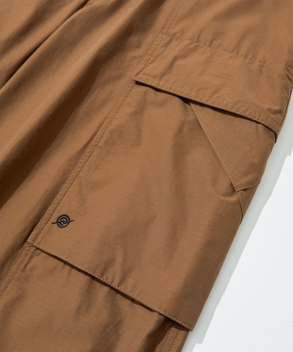칼라파타르(KALAPATTHAR) Nylon RIB Wide Pocket Pants - CAMEL
