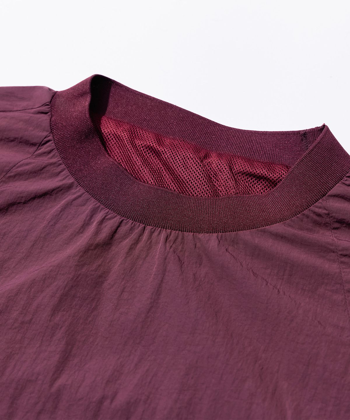 칼라파타르(KALAPATTHAR) Nylon Seam Line Round Shirt - BURGUNDY