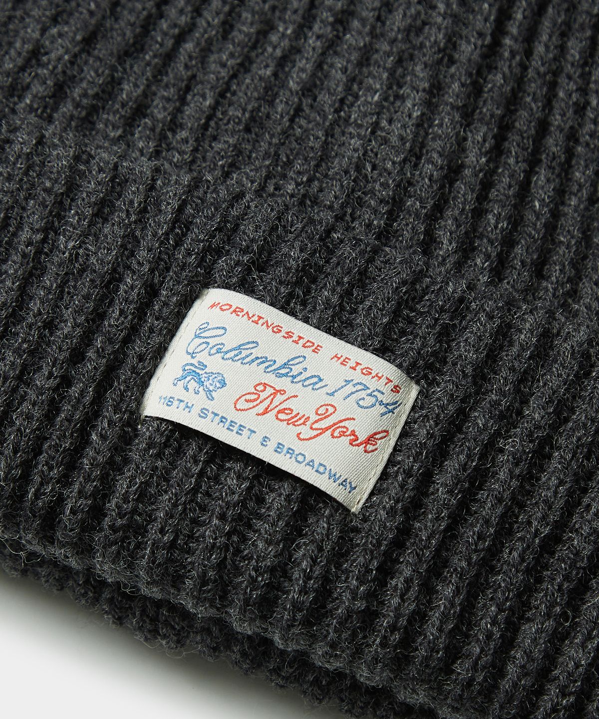 컬럼비아 유니버시티(COLUMBIA UNIVERSITY) SL-LABEL RELAX FIT KNIT BEANIE 차콜