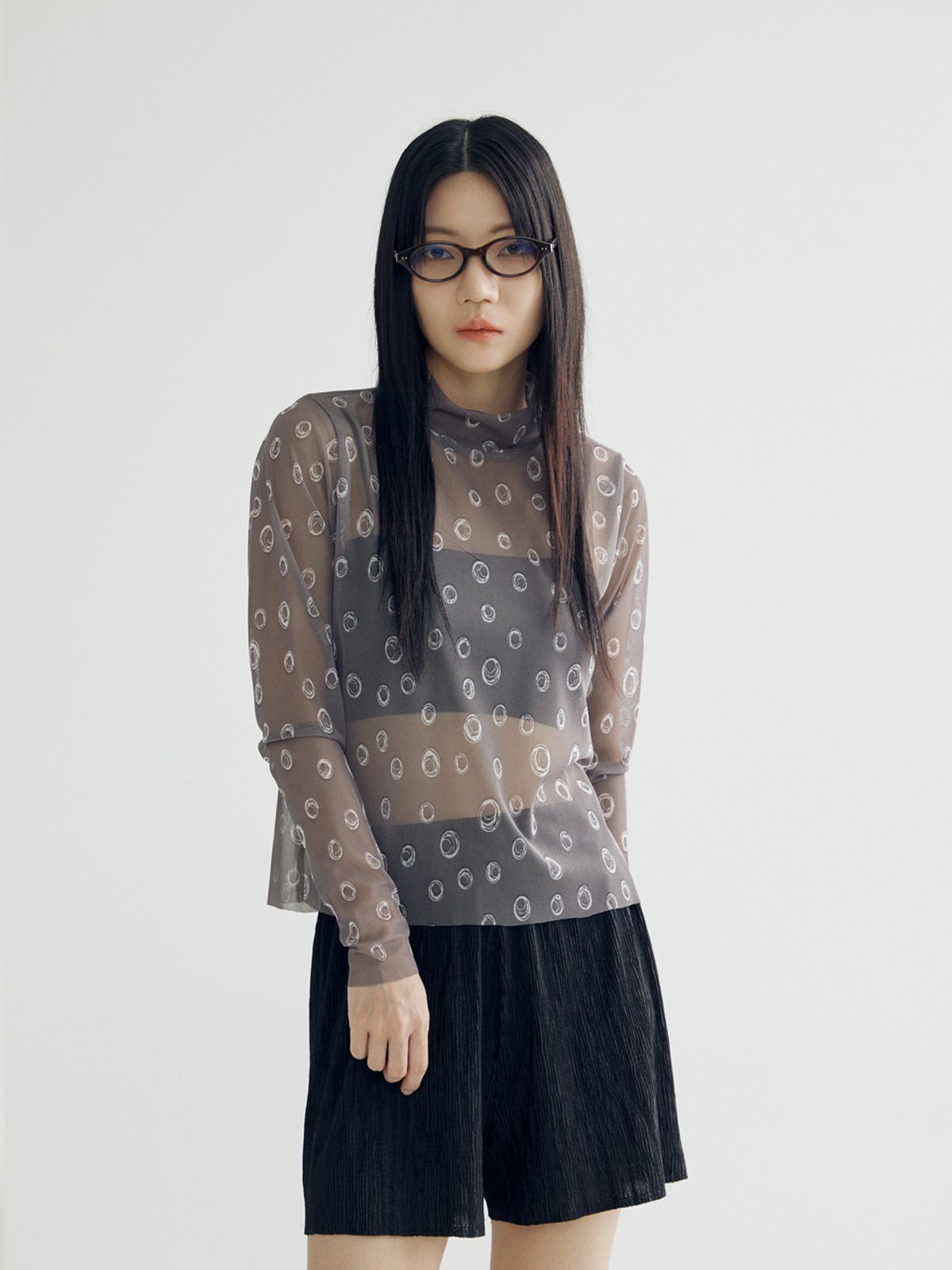 봄날 부티크(BOMNAL BOUTIQUE) 써클 하프 터틀넥 티셔츠 _ 시스루 그레이