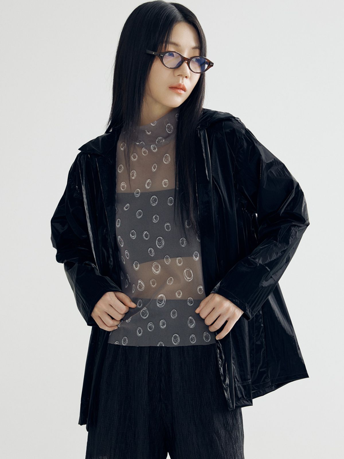 봄날 부티크(BOMNAL BOUTIQUE) 글로시 자켓 _ 블랙