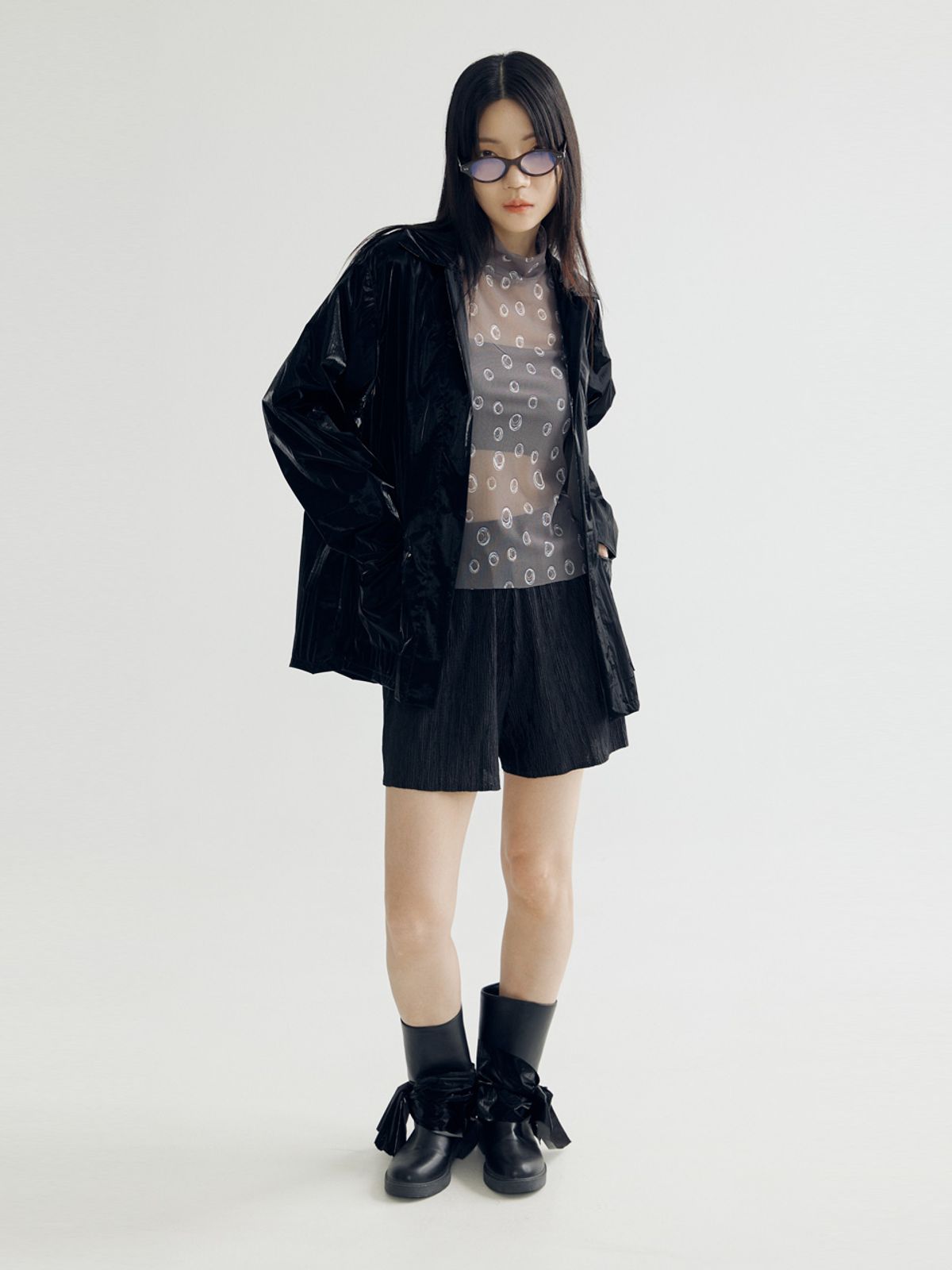 봄날 부티크(BOMNAL BOUTIQUE) 글로시 자켓 _ 블랙