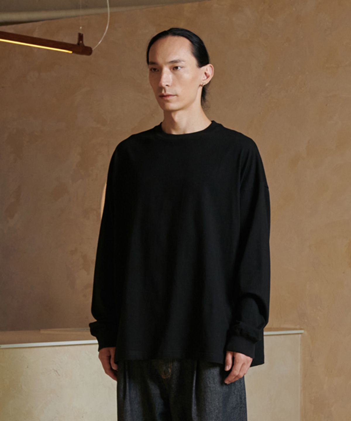 아르덴티 벨로나(ARDENT VELLONA) 오리지널 에센틱 오버핏 롱 슬리브_블랙