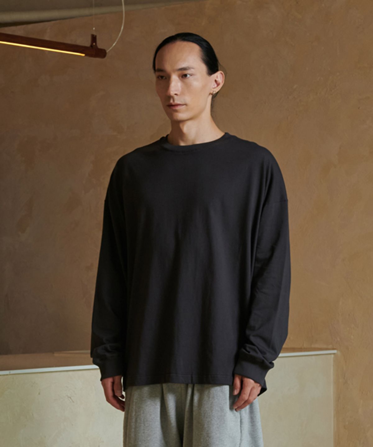 아르덴티 벨로나(ARDENT VELLONA) 오리지널 에센틱 오버핏 롱 슬리브_차콜