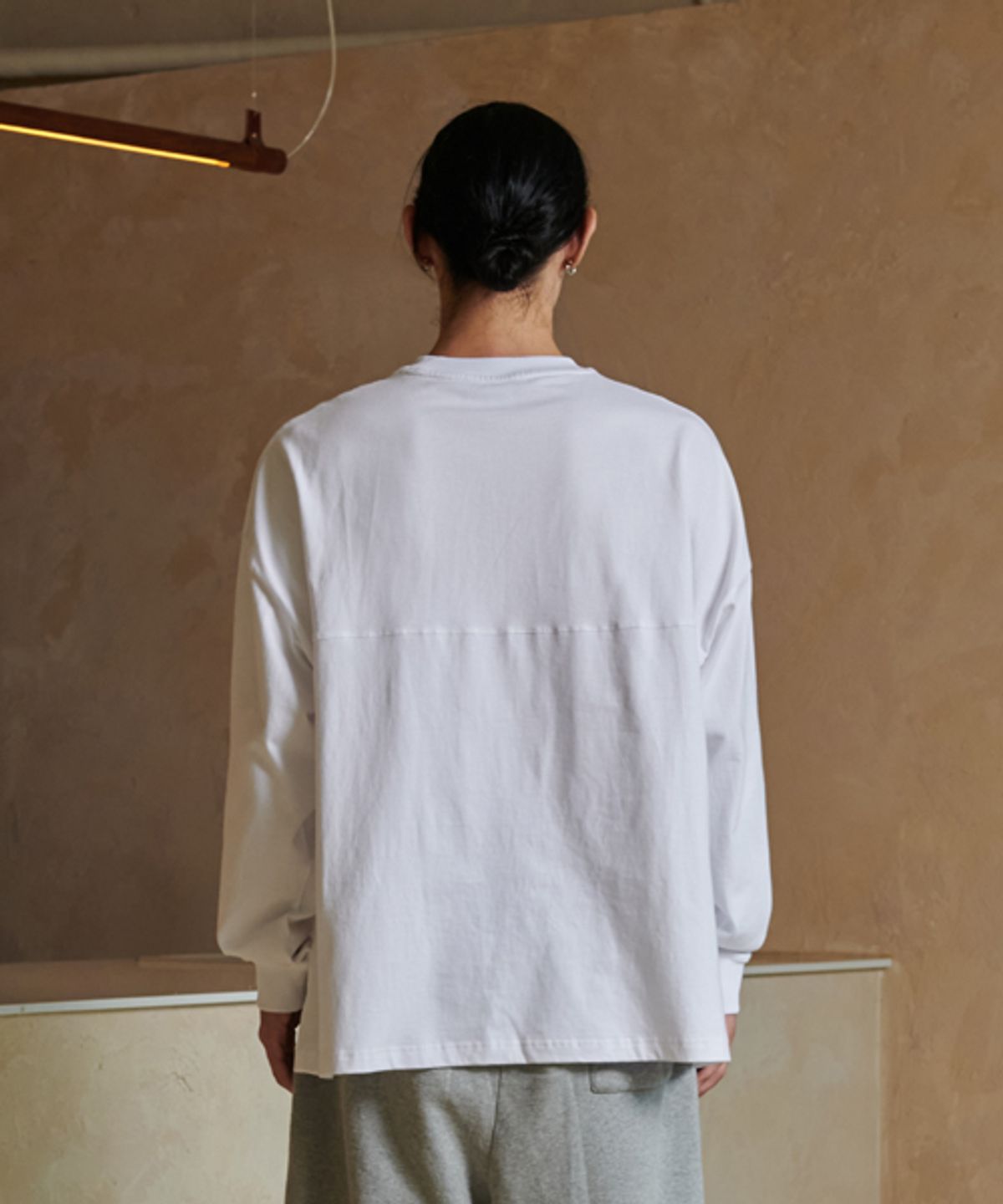 아르덴티 벨로나(ARDENT VELLONA) 오리지널 에센틱 오버핏 롱 슬리브_화이트