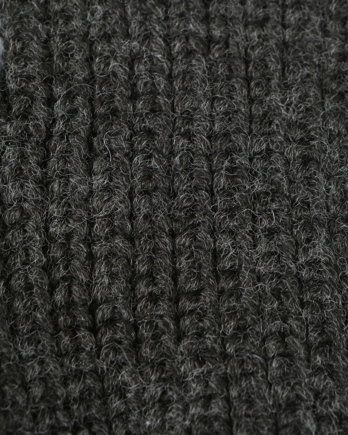 비슬로우(BESLOW) 3 FINGER WOOL BLENDED KNIT GLOVES CHARCOAL