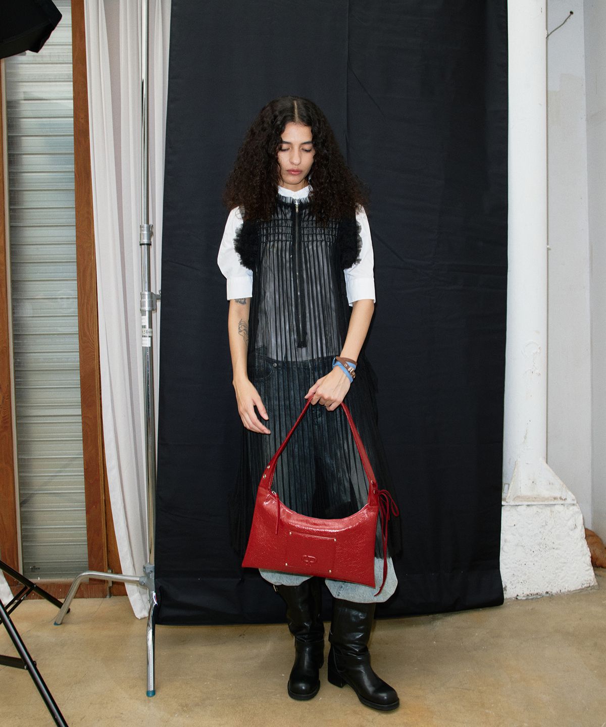 크리스틴프로젝트(CHRISTINE PROJECT) EYELET FLAT SHOULDER BAG(KETCHUP)