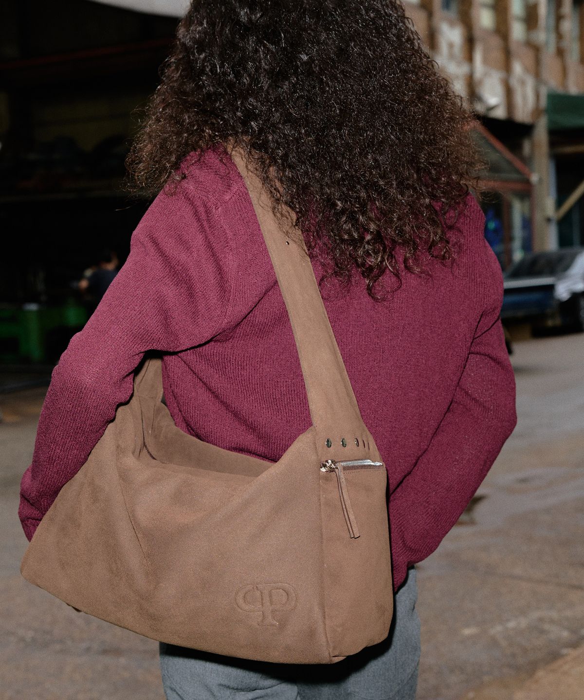 크리스틴프로젝트(CHRISTINE PROJECT) STUD SUEDE BULKY BAG(BROWNIE)