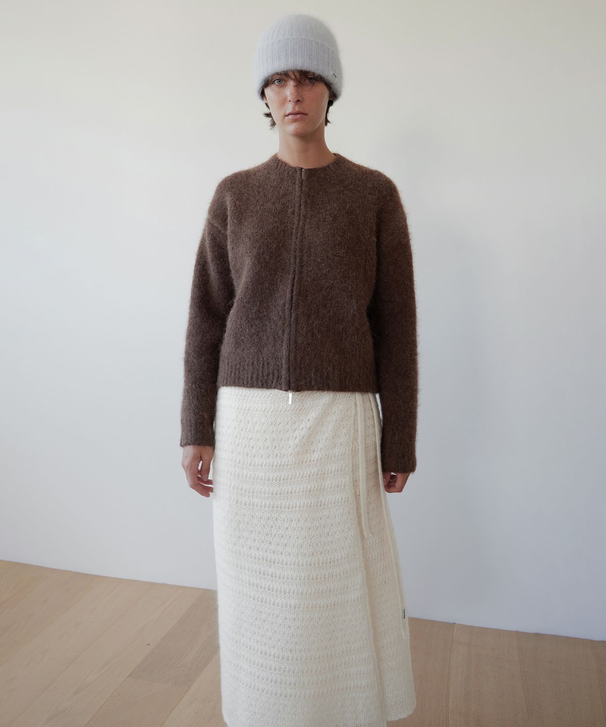 르바(LEVAR) Cloudy Alpaca Zip-up Knit - Brownie Brown