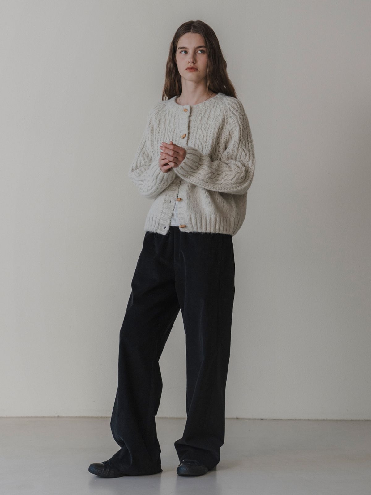 더미튼(THEMITTEN) Corduroy banding pants (black)