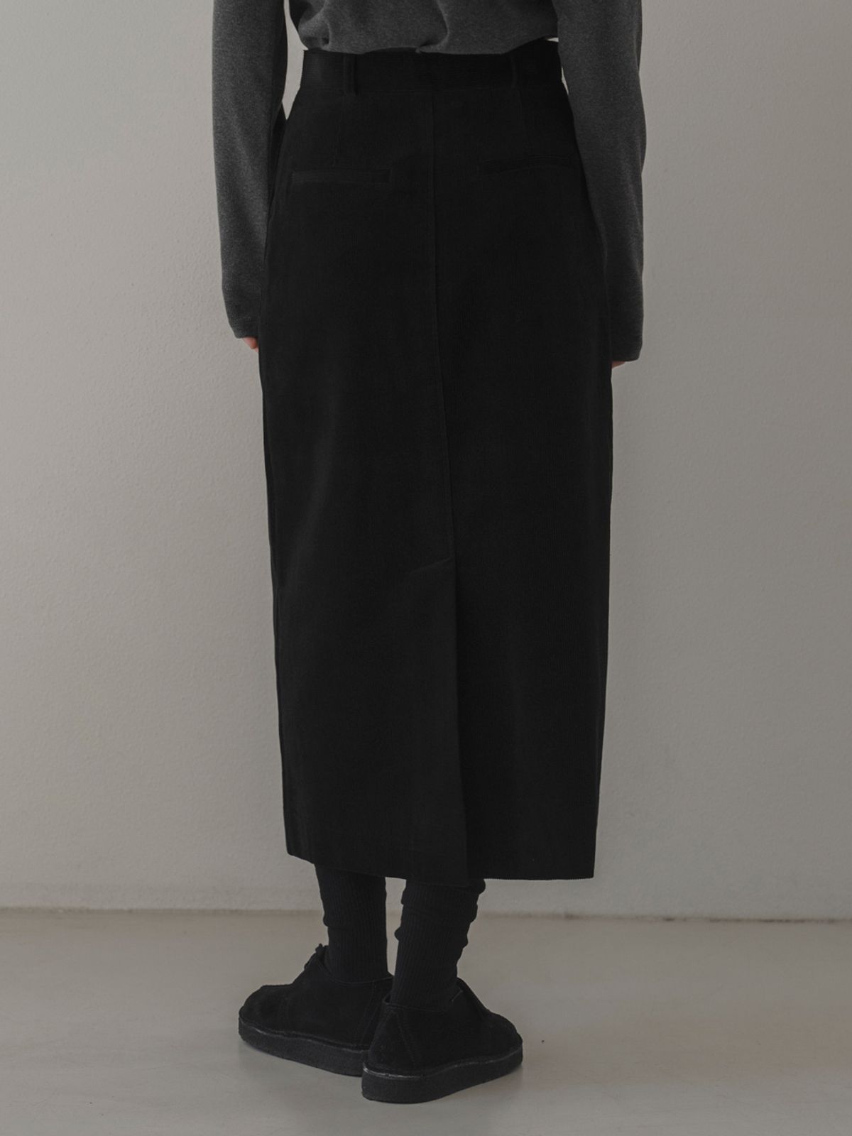더미튼(THEMITTEN) Cotton H-line skirt (black)