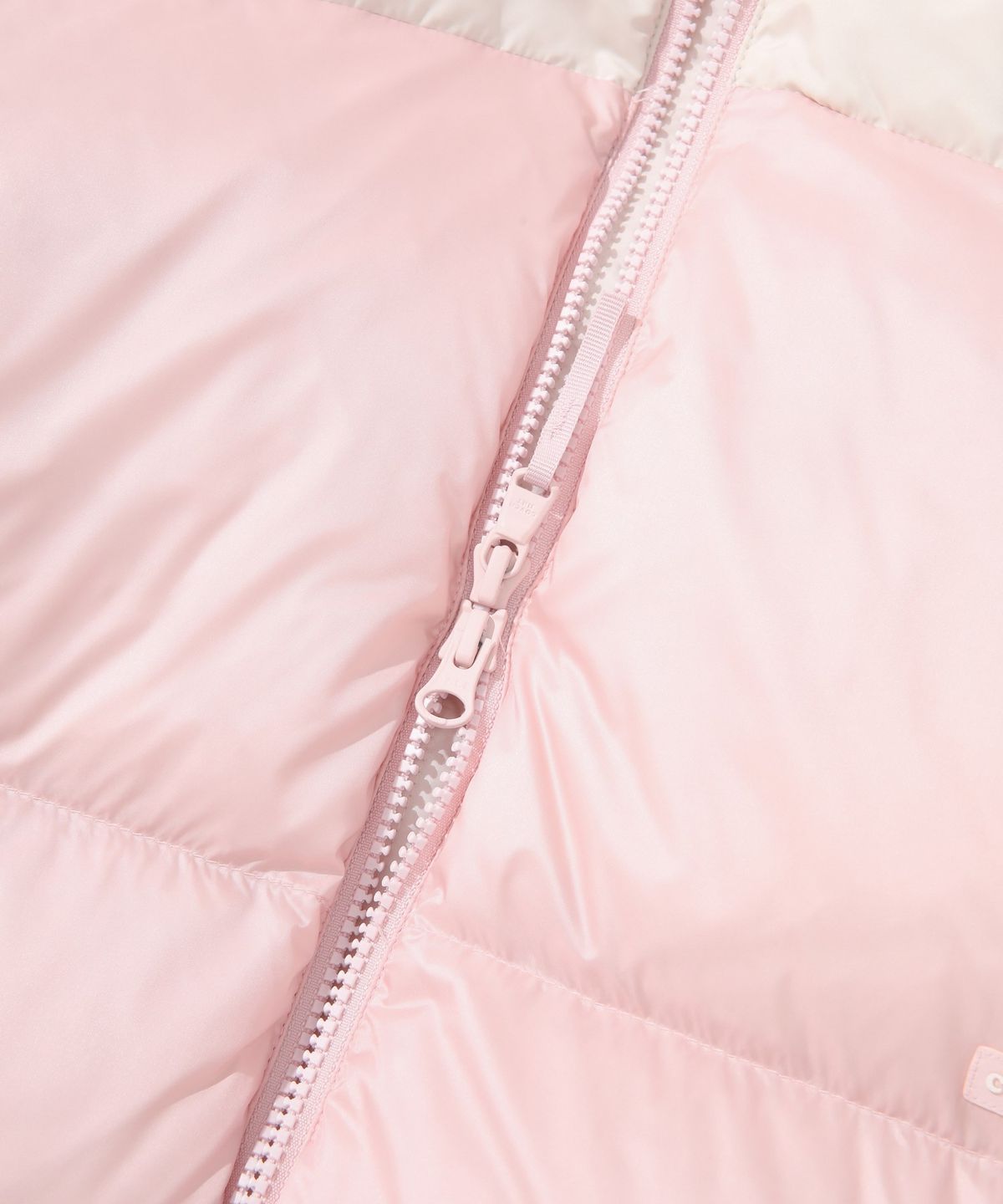 커버낫 우먼(COVERNAT WOMAN) RDS 우먼 씨빅 숏 푸퍼 Light Pink
