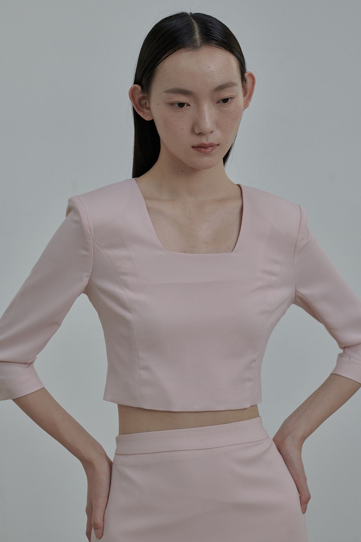 마우솔레움(MAU SOLEUM) Dominic Square Neck Blouse Top - Dusty Pink