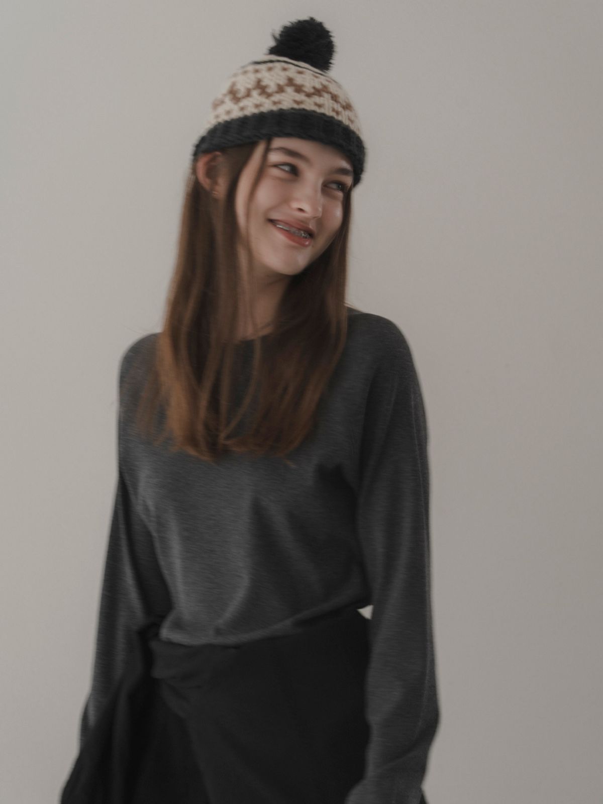 더미튼(THEMITTEN) [20th] Raglan sleeve t-shirt (charcoal)