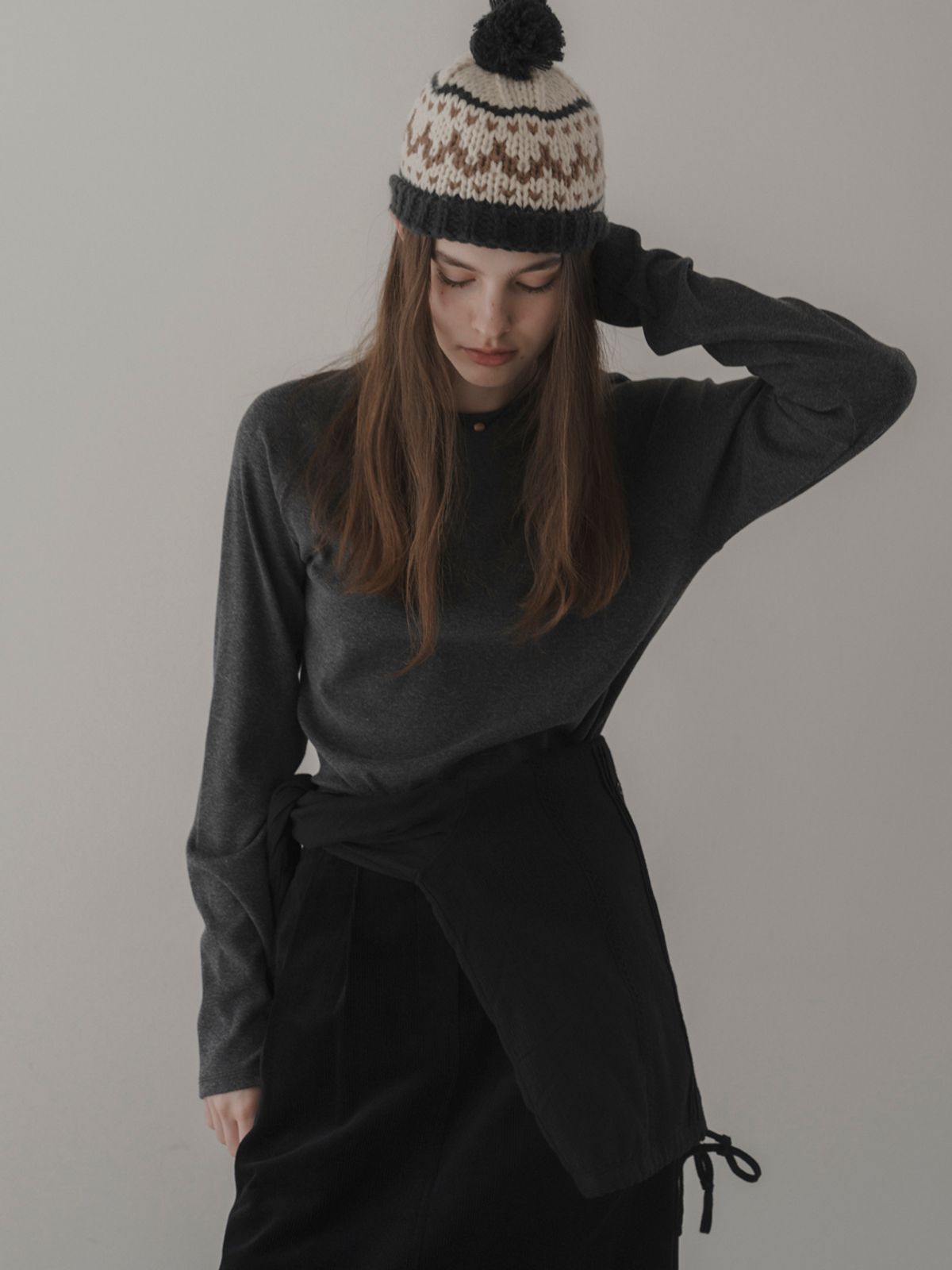 더미튼(THEMITTEN) [20th] Raglan sleeve t-shirt (charcoal)
