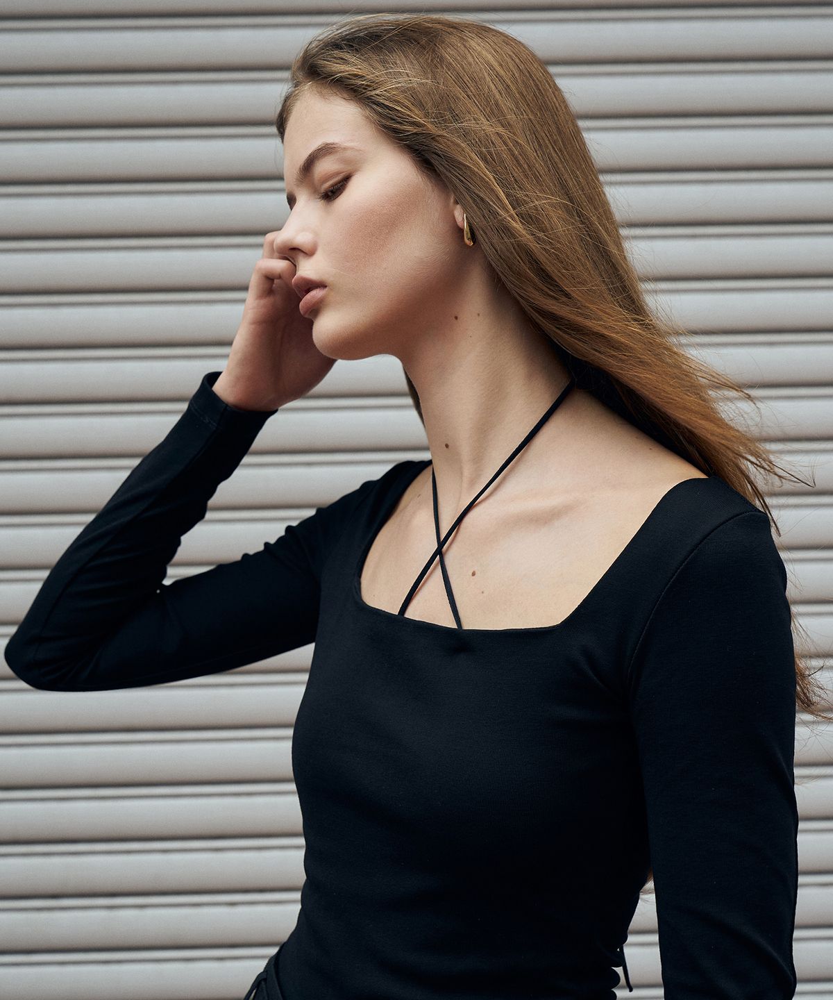 르네제이(RENEJ) Square Neck Long T-Shirts