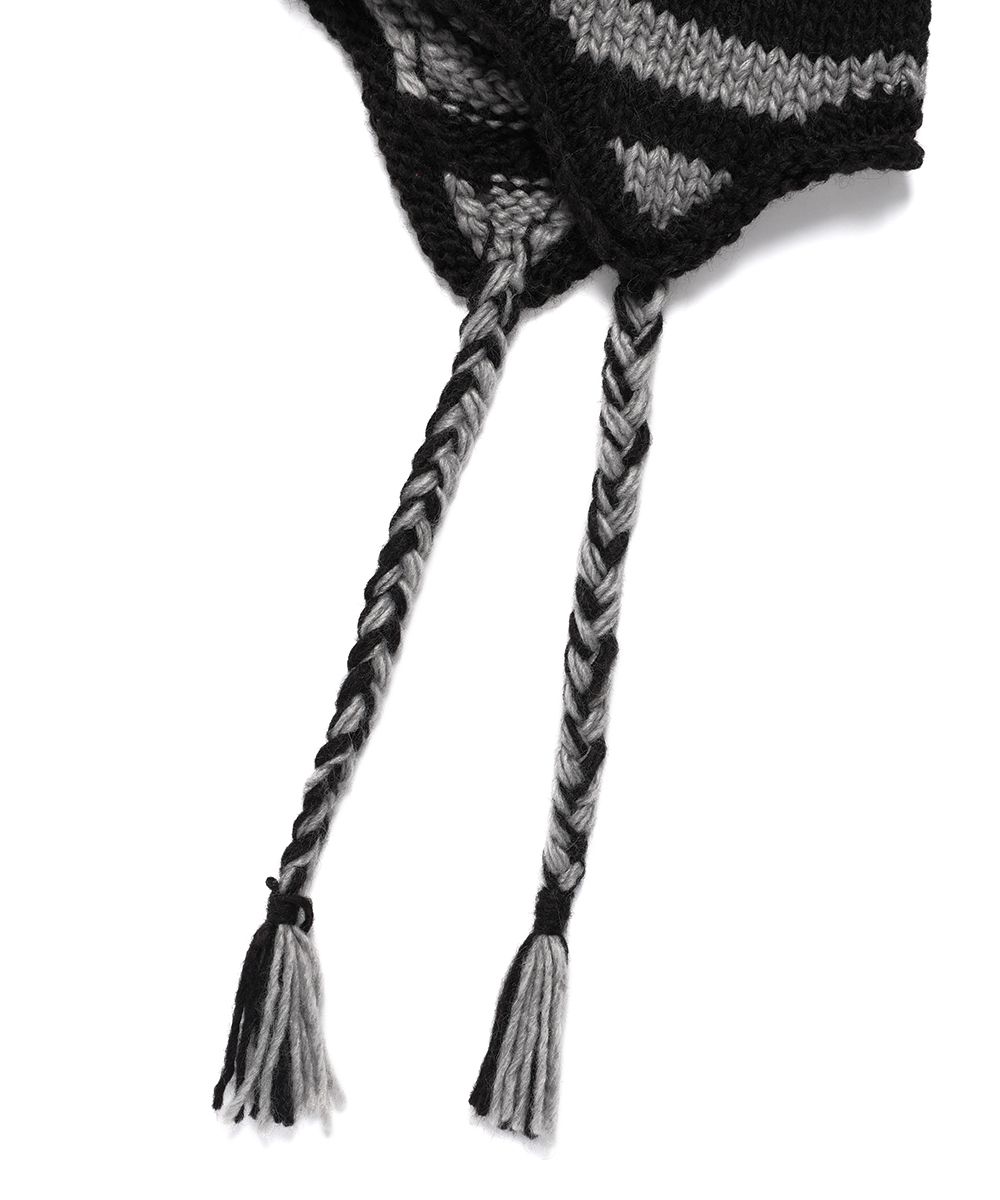 MUSINSA公式 | CAVISH STRIPED EAR FLAP BEANIE BLACK(CV2EFUAB33A)