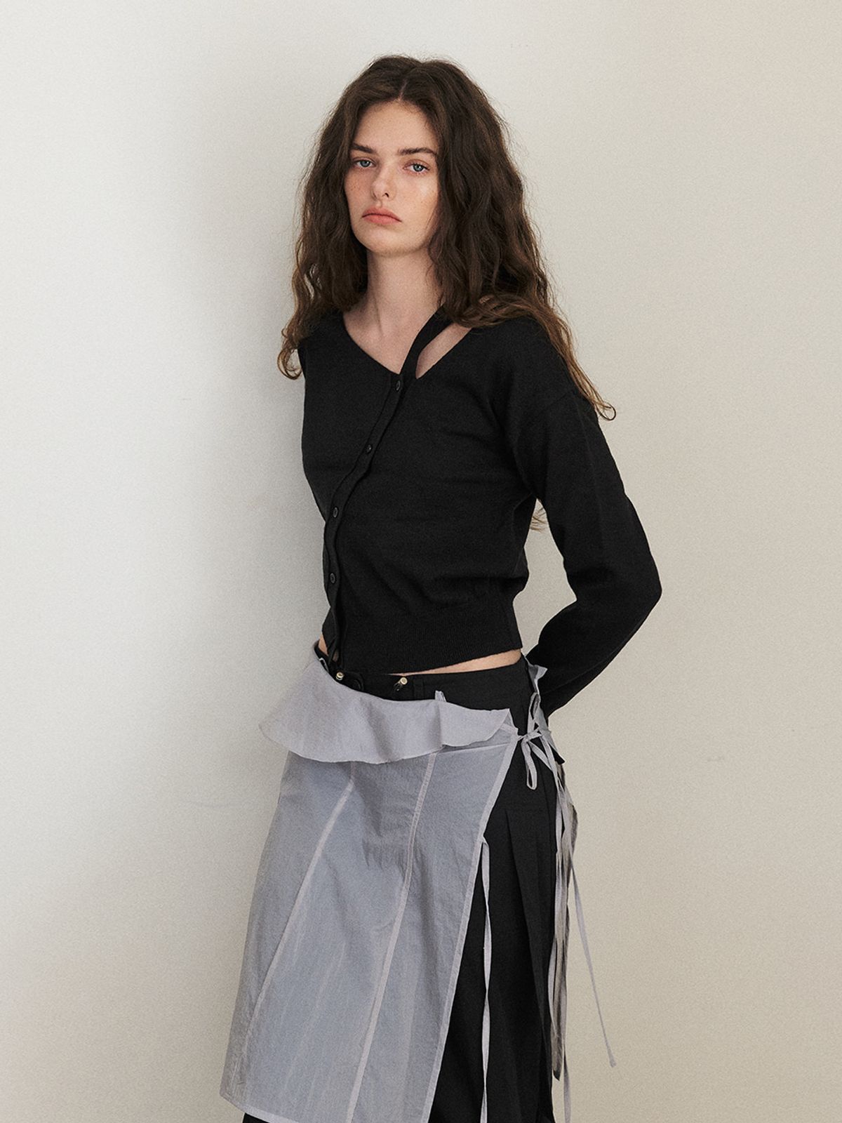 에트몽(ETMON) Cut-Out Diagonal Knit Cardigan, Black