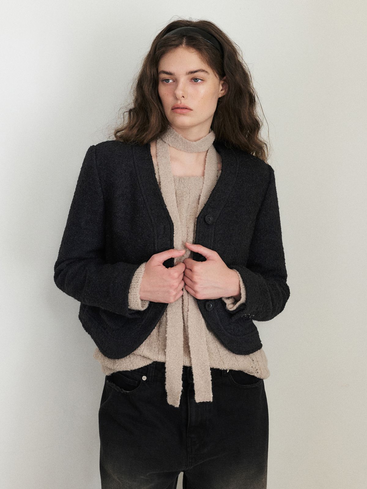 에트몽(ETMON) Curved Boucle Tweed Jacket, Black