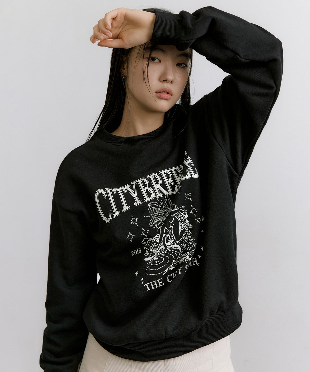 시티브리즈(CITYBREEZE) 에센셜 스탈릿 시티 그래픽 스웨트 셔츠_BLACK