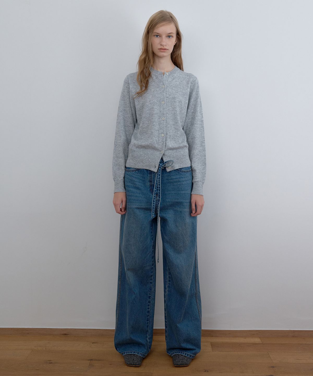 카셀(CACELE) WIDE LEG BELTED JEANS, WASHED BLUE