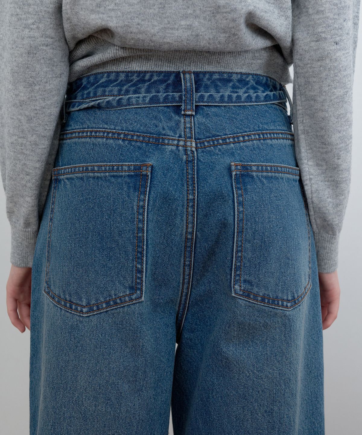 카셀(CACELE) WIDE LEG BELTED JEANS, WASHED BLUE