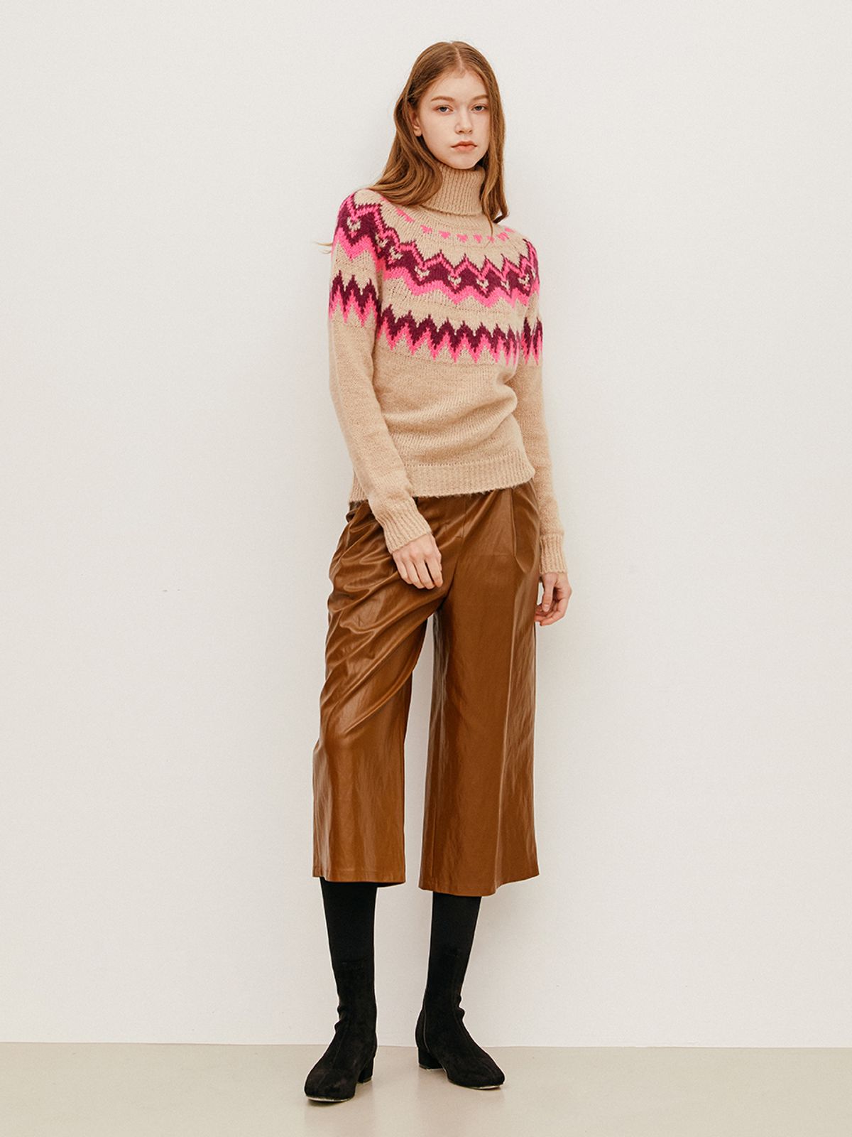 브이엔와이스튜디오(VNYSTUDIO) Vegan leather pleated trousers_YZALPN2
