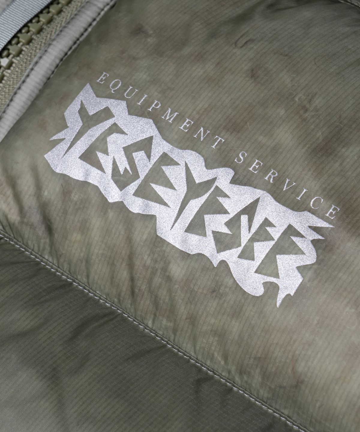 예스아이씨(YESEYESEE) Hooligans Down Vest V2 Sage Green