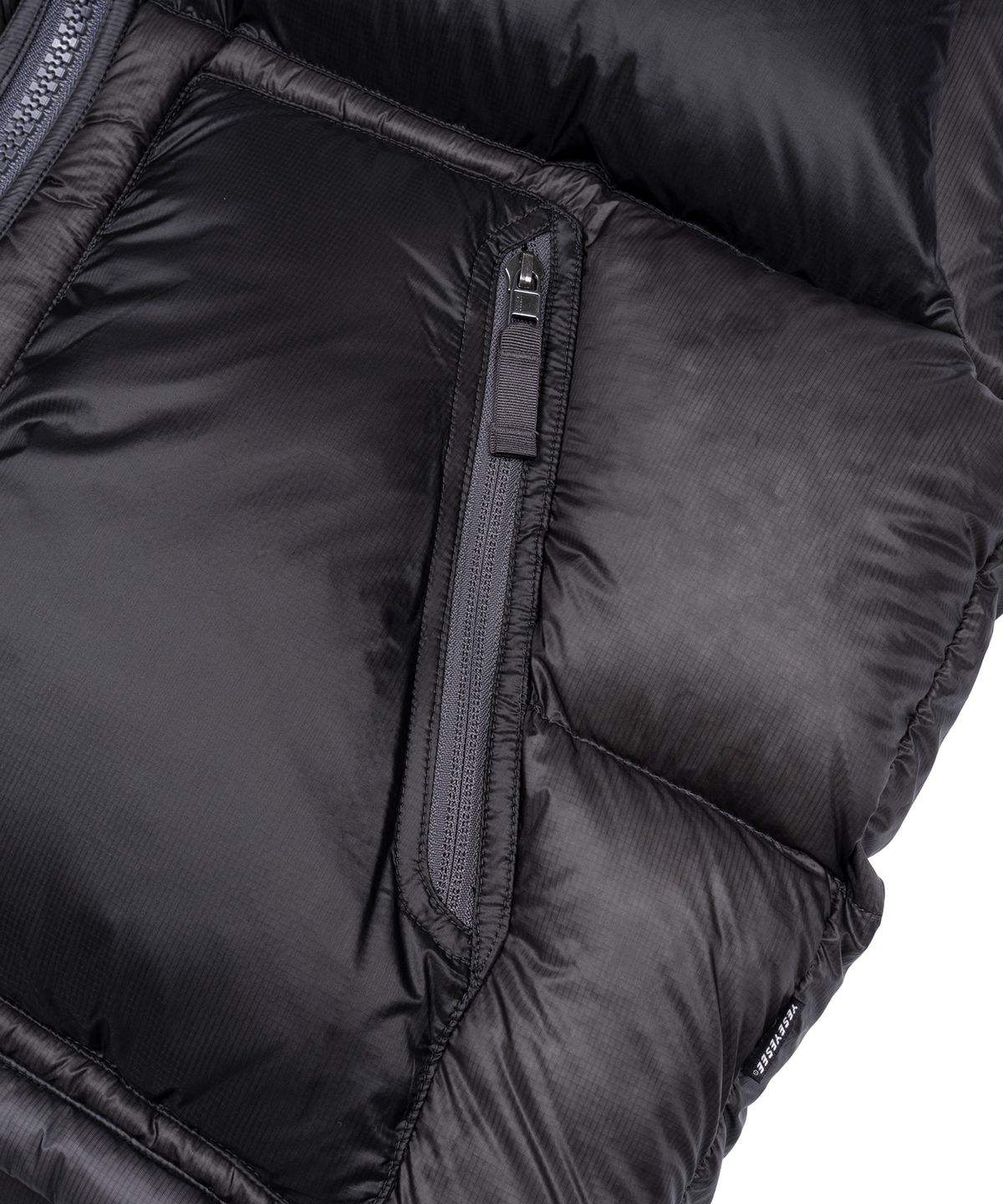 예스아이씨(YESEYESEE) Hooligans Down Vest V2 Charcoal