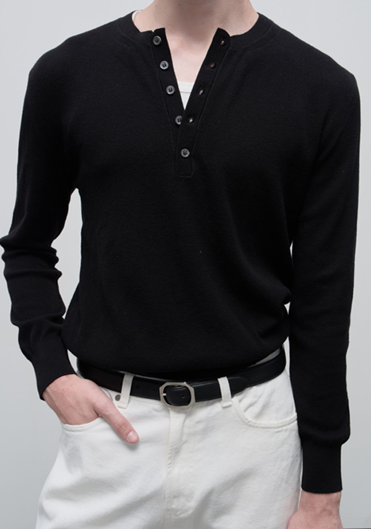세비지(SAVAGE) Henley Neck Kint - Black