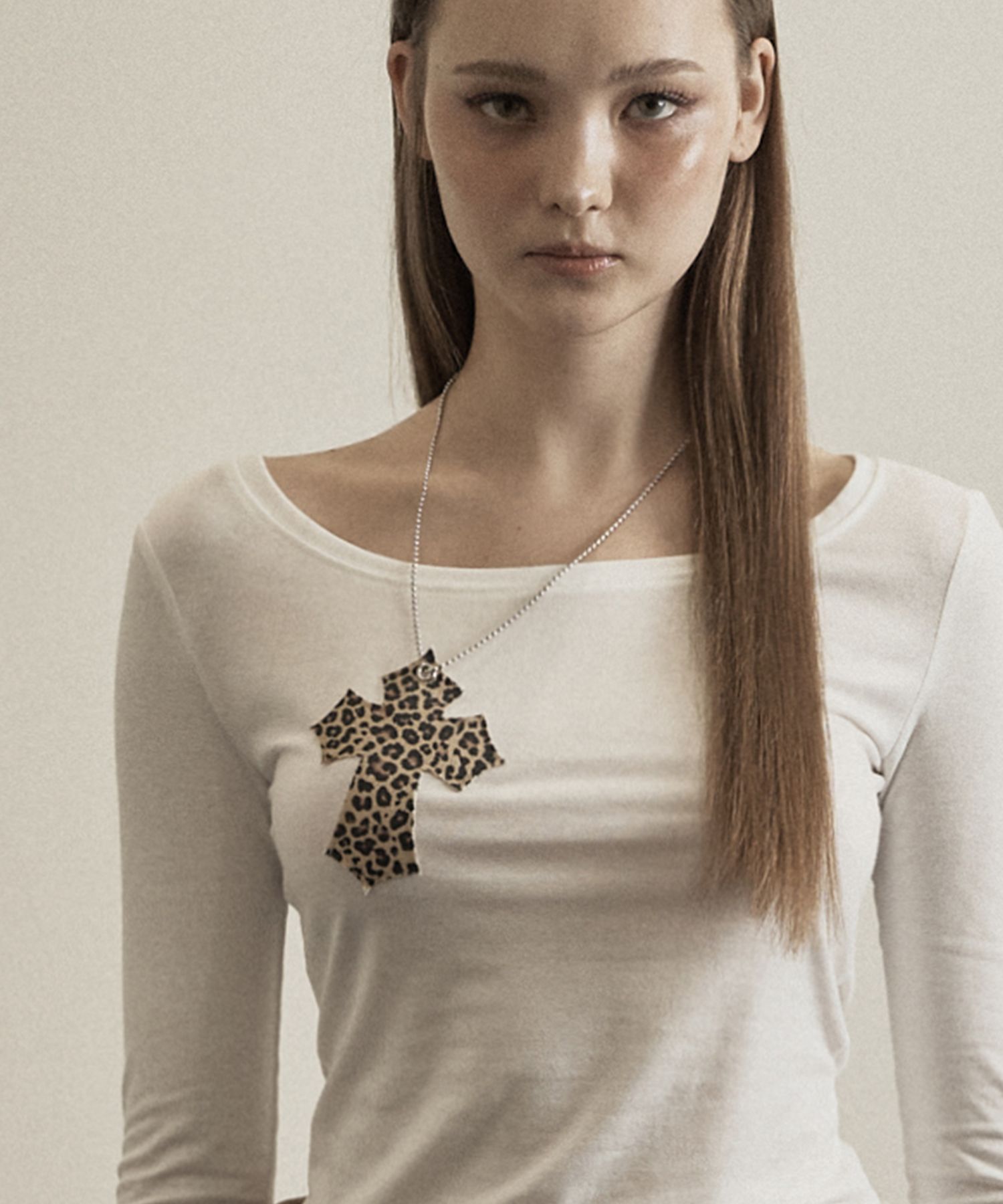 売れ筋がひ新作！ | MUSINSA ILLIO top necklace cross leopard White トップス
