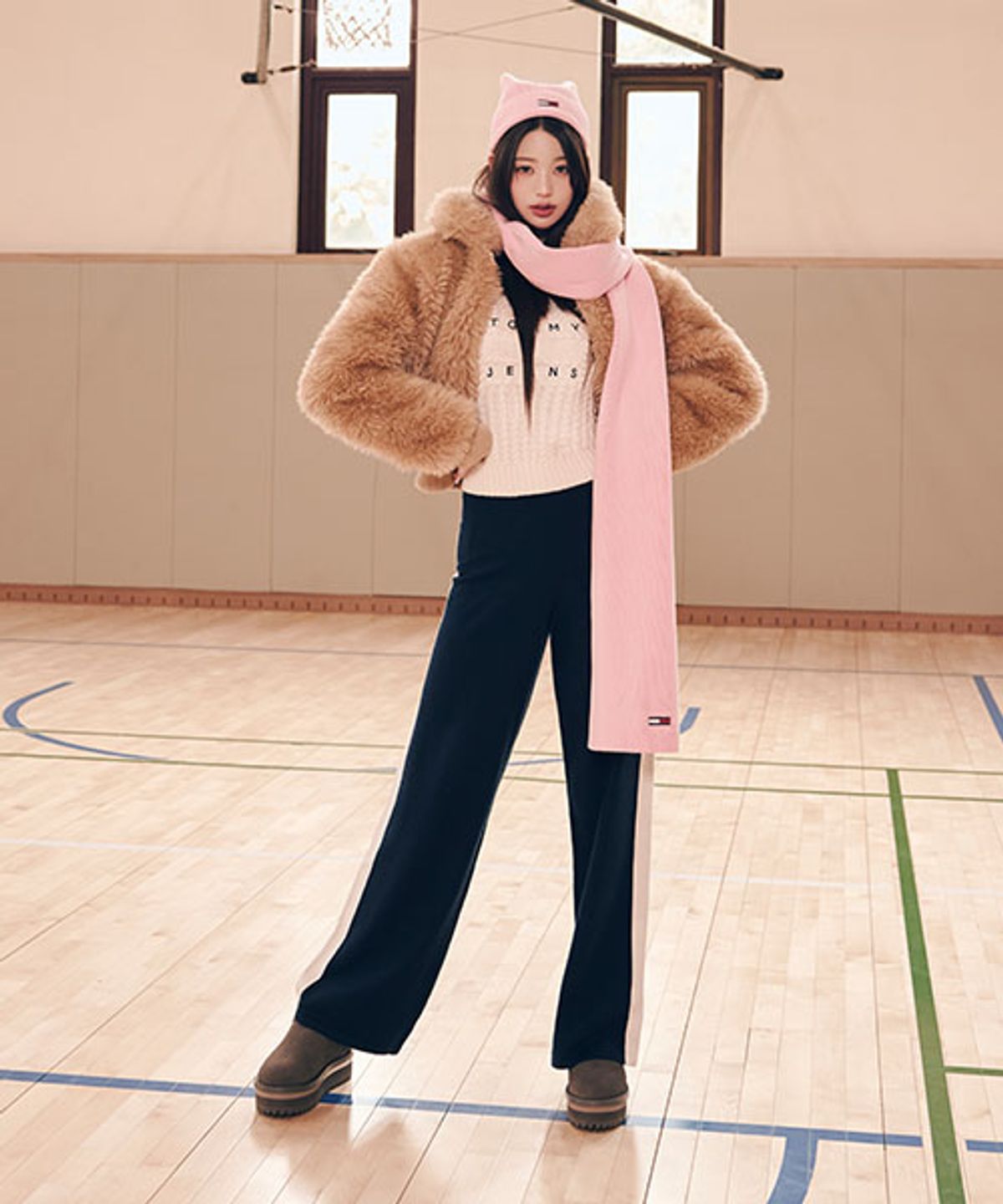 타미진스(TOMMY JEANS) 엘롱게이티드 플래그 비니 (T32E7AHT35TWT1THA)