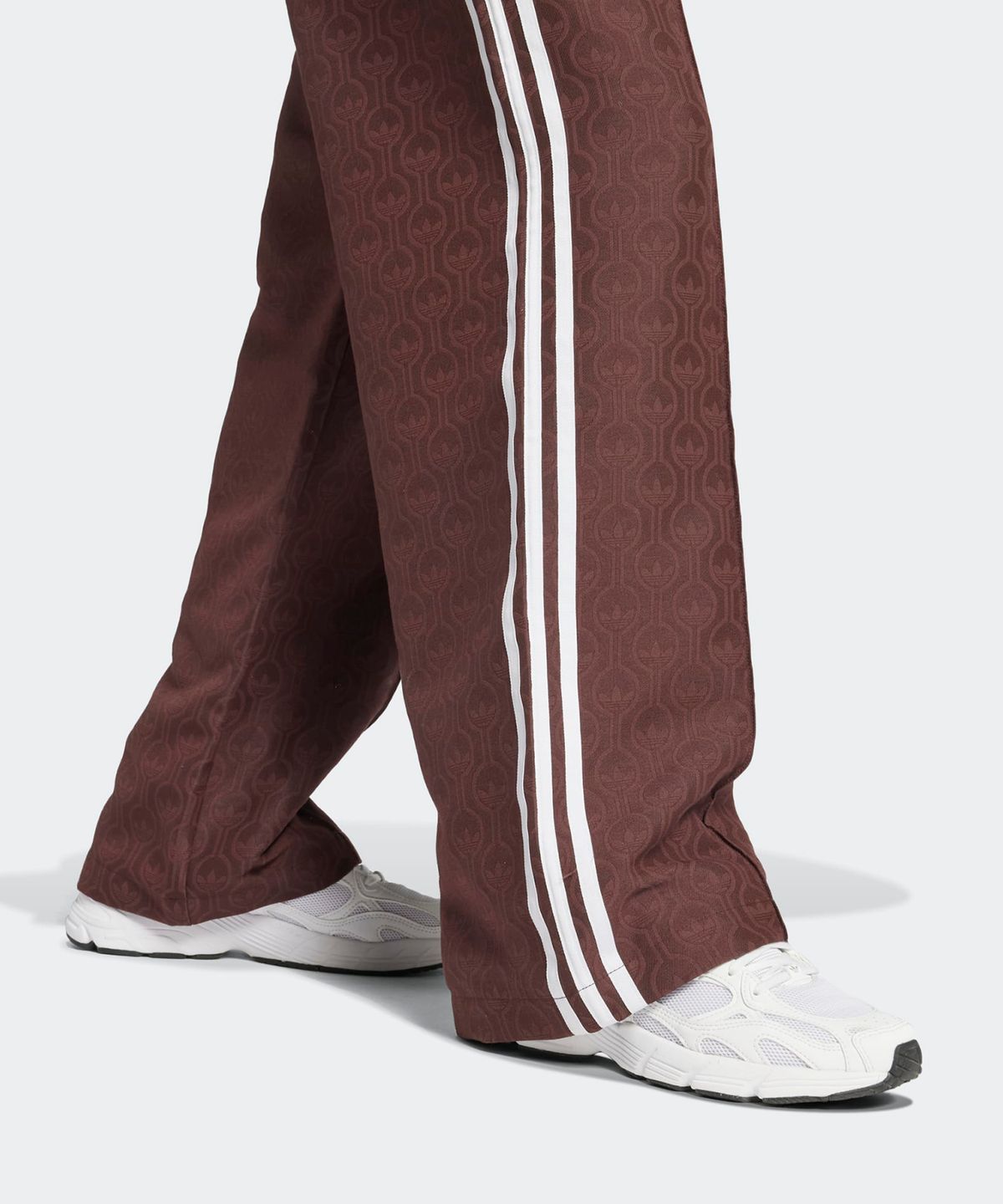 아디다스(ADIDAS) 70s 오버사이즈 트랙 팬츠 - 브라운 / JN8304