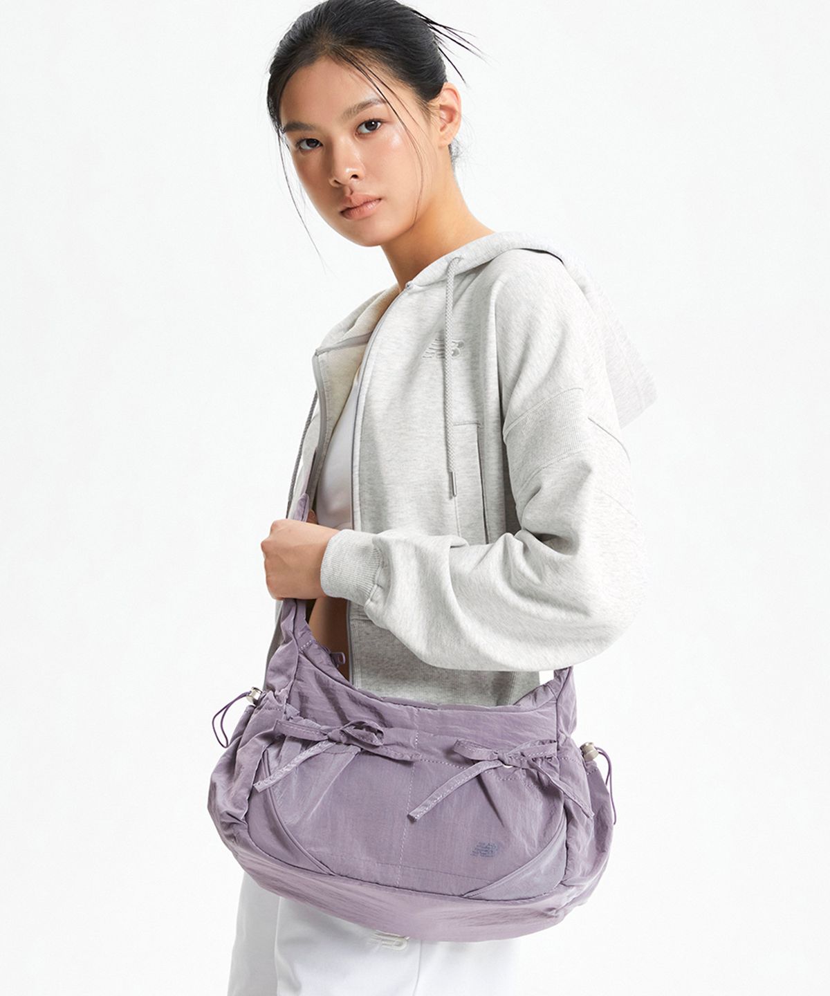 뉴발란스(NEW BALANCE) NBGCFSW104 / 글로시 리본 호보백 (VIOLET)