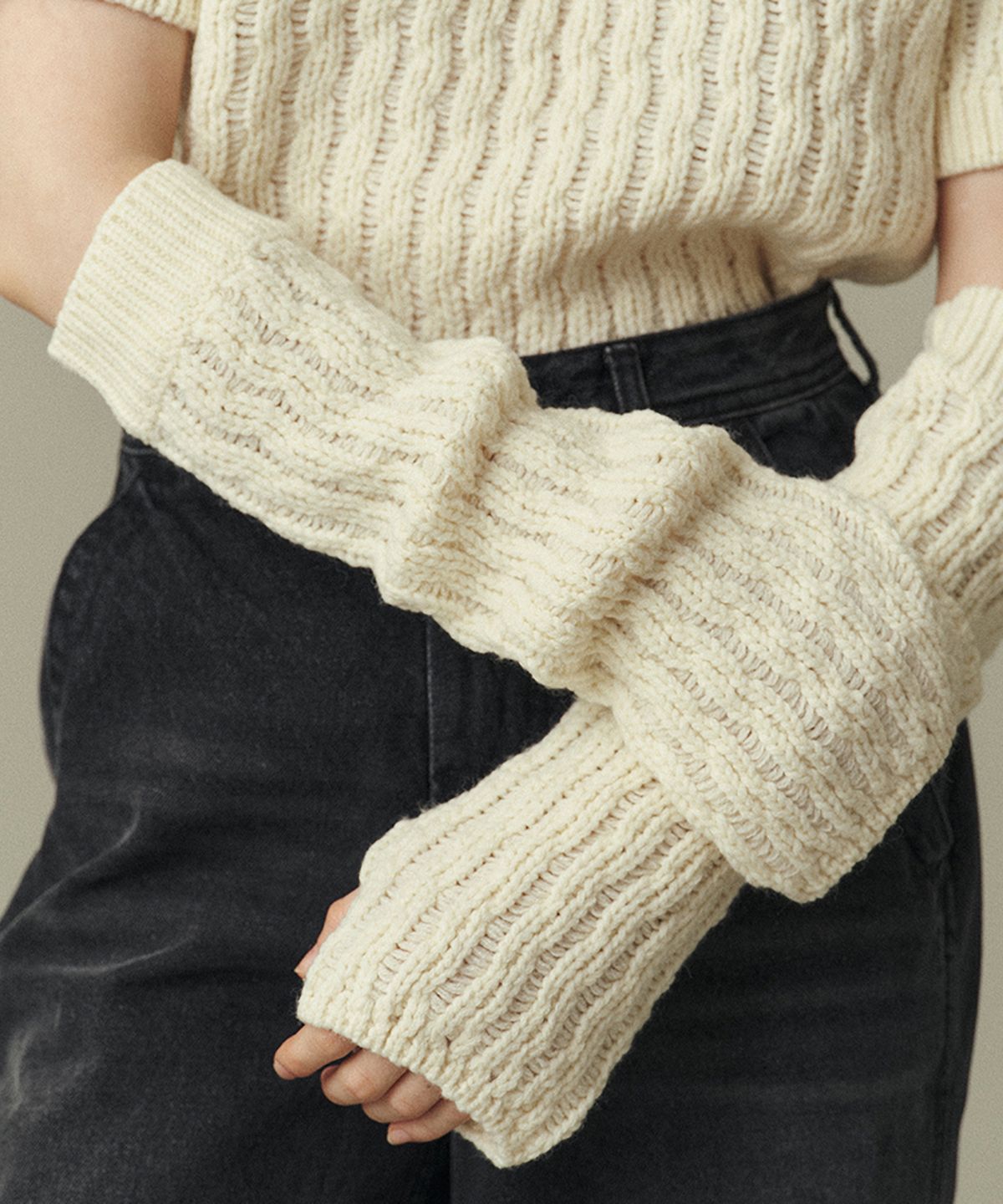 아위(AHWE) RIB CABLE SWEATER & WARMER_IVORY