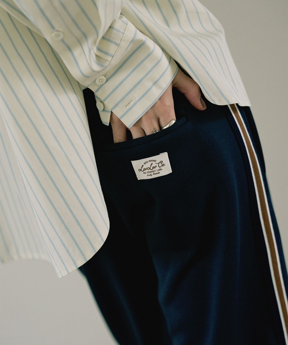 로브로브(LOVLOV) 24 TRACK PANTS