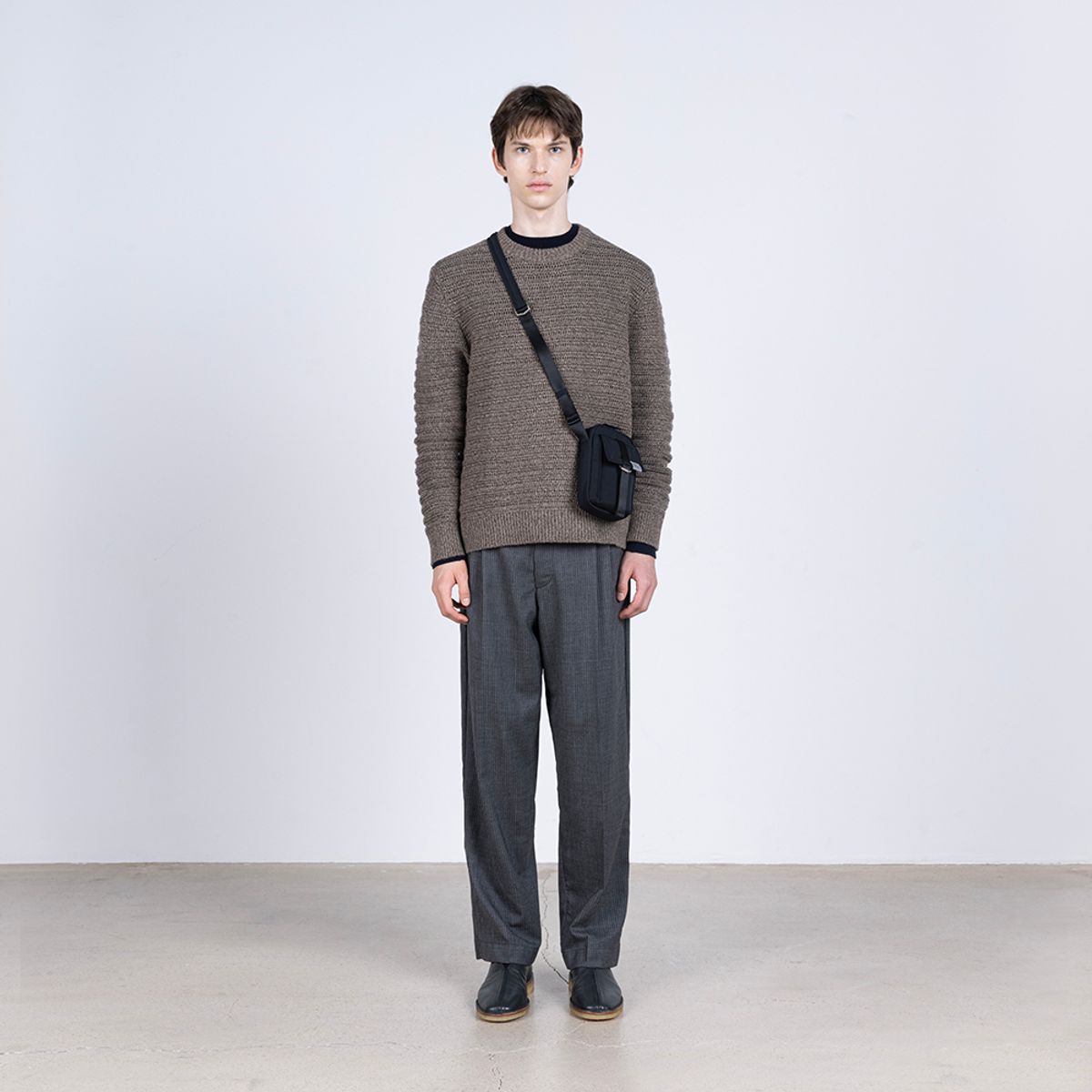 스위치(SWEETCH) PASSPORT BAG 003 Stone Grey