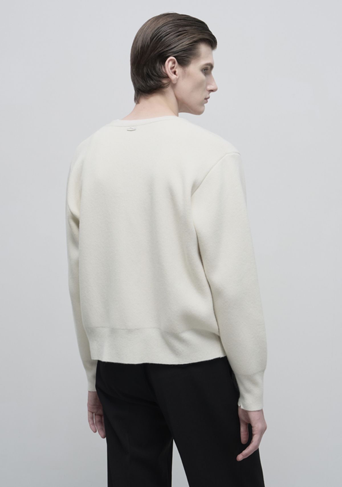 세비지(SAVAGE) V Neck Cardigan - Ivory