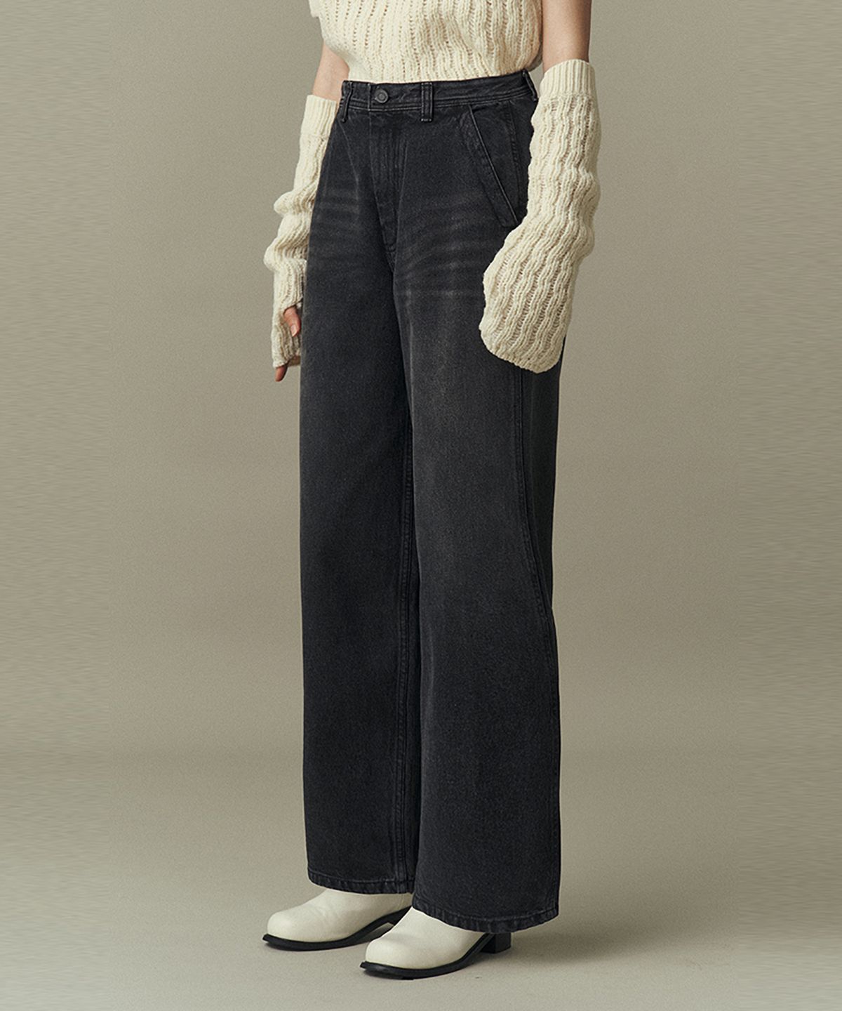 아위(AHWE) LOOSE FIT DENIM PANTS_BLACK