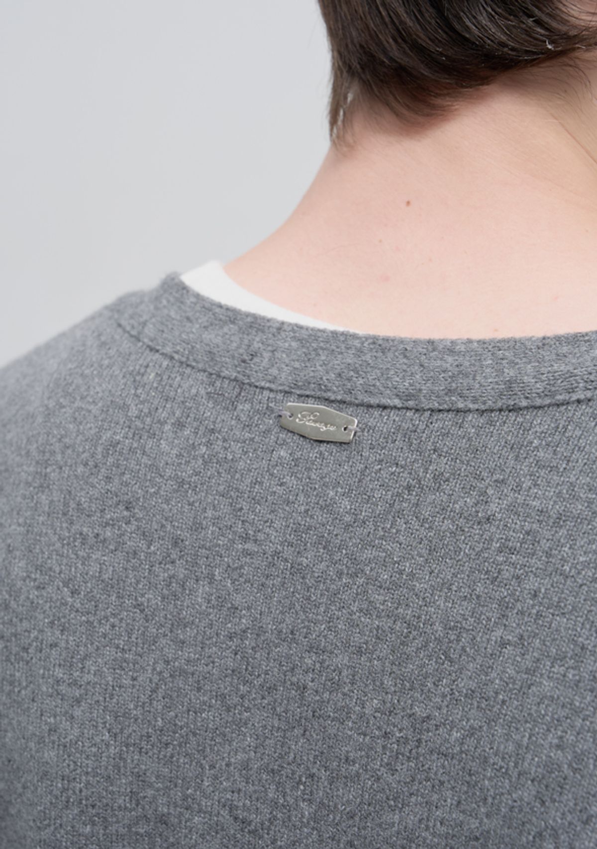 세비지(SAVAGE) V Neck Cardigan - Grey
