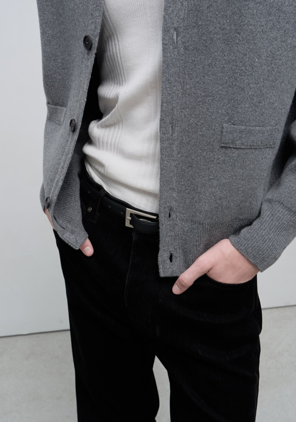 세비지(SAVAGE) V Neck Cardigan - Grey