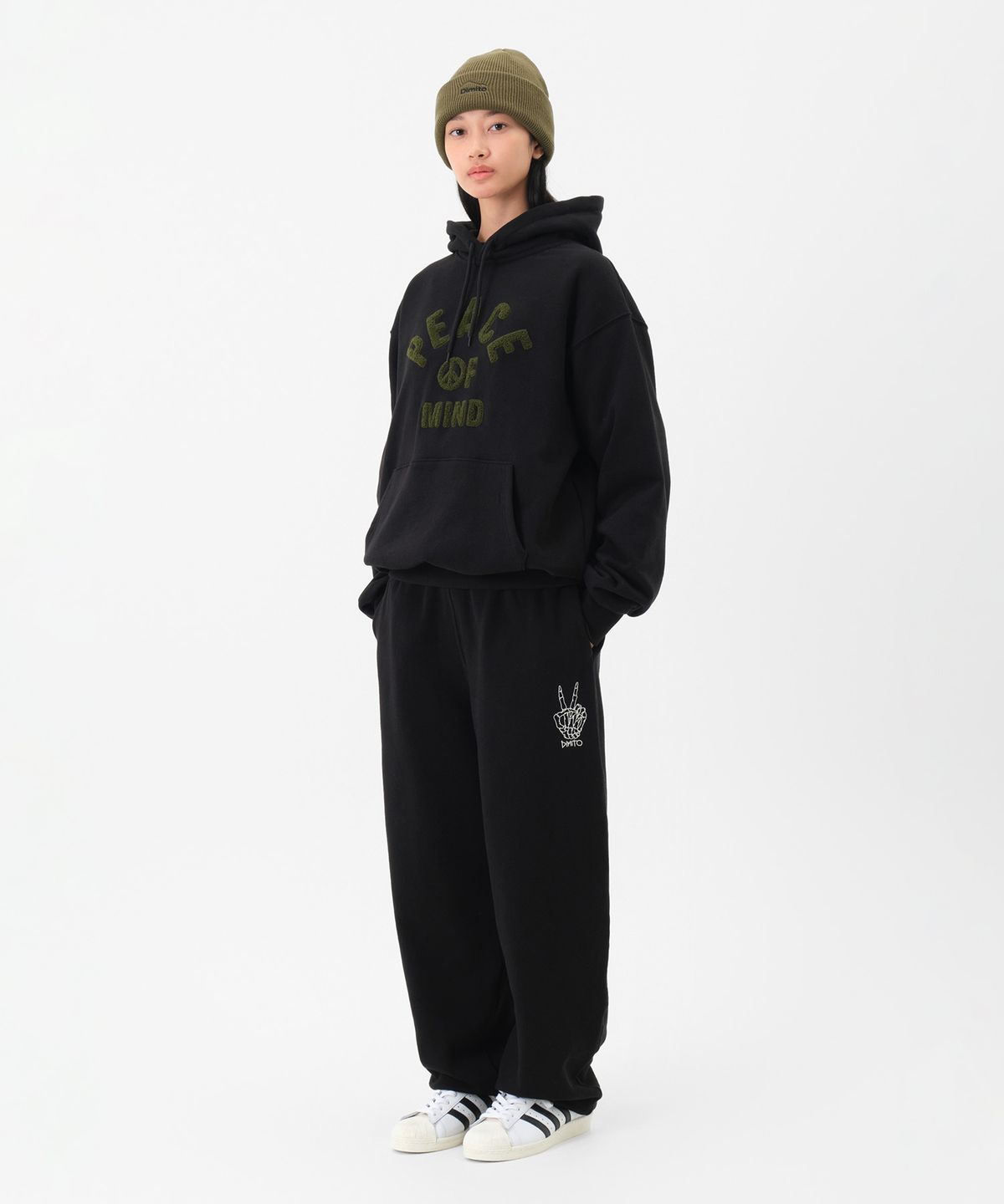 디미토(DIMITO) POM HOODIE BLACK