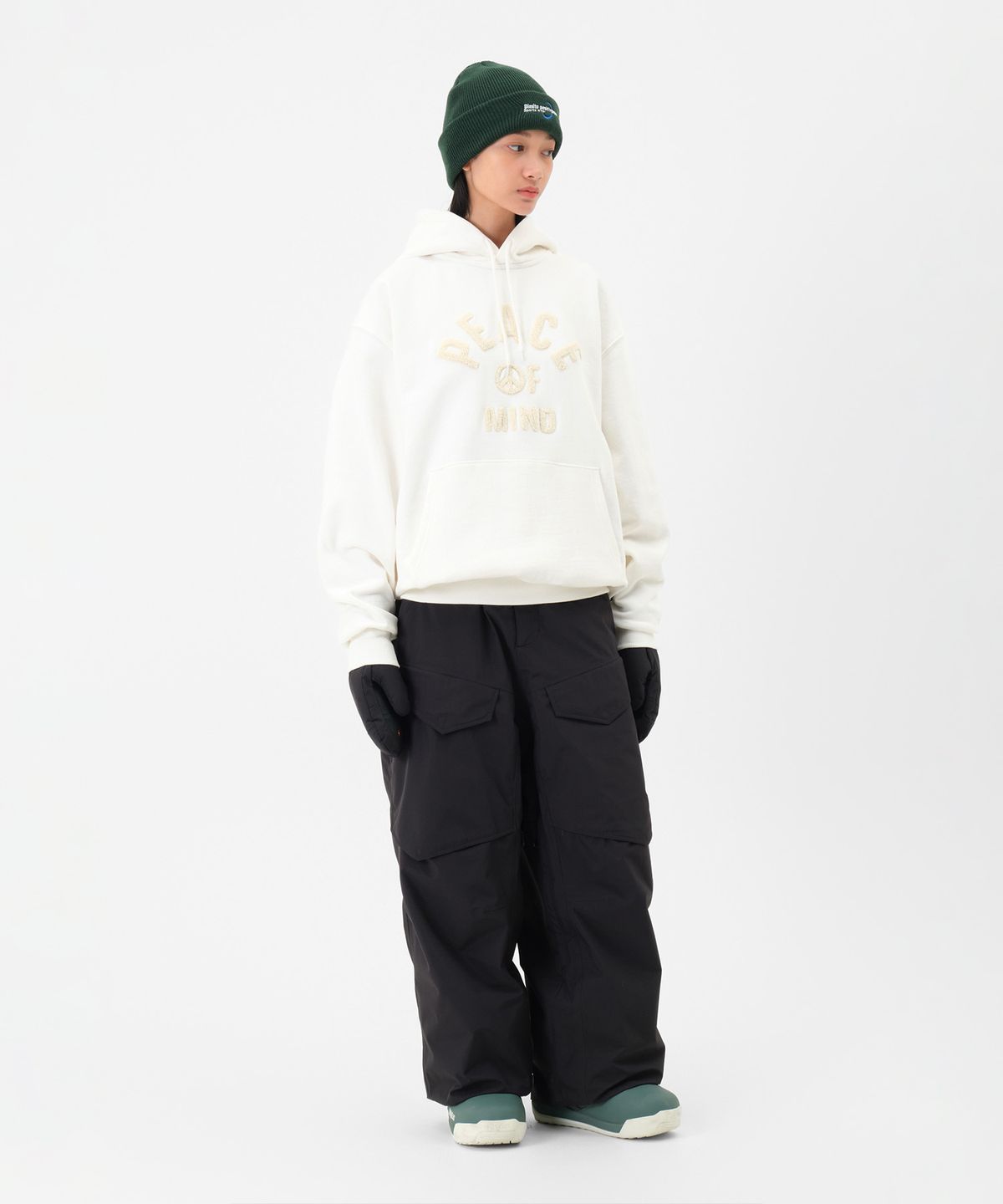 디미토(DIMITO) POM HOODIE WHITE