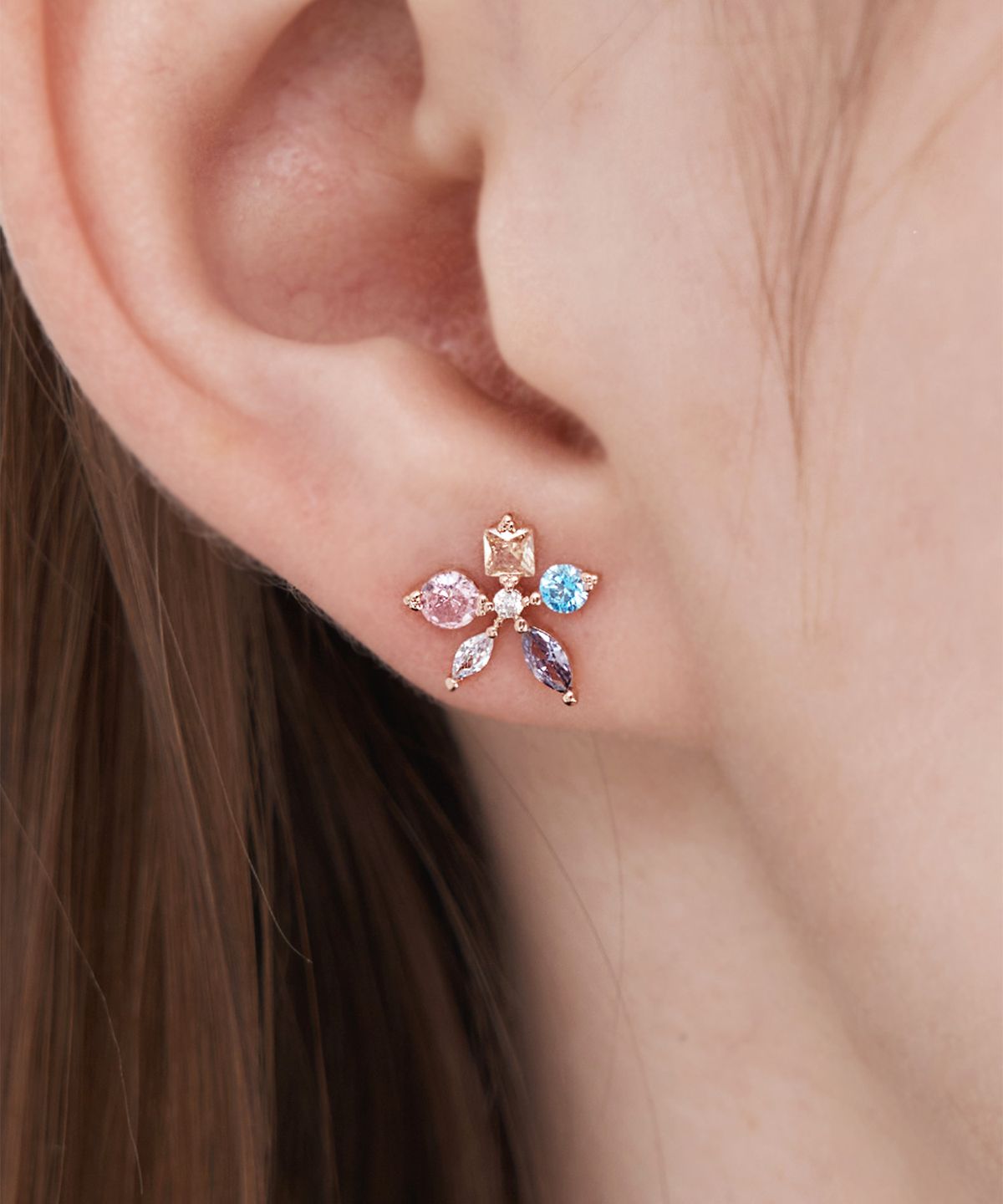 엘르주얼리(ELLEJEWELRY) 14K GF 레인보우 플라워 포인트 귀걸이 ELGPEE541