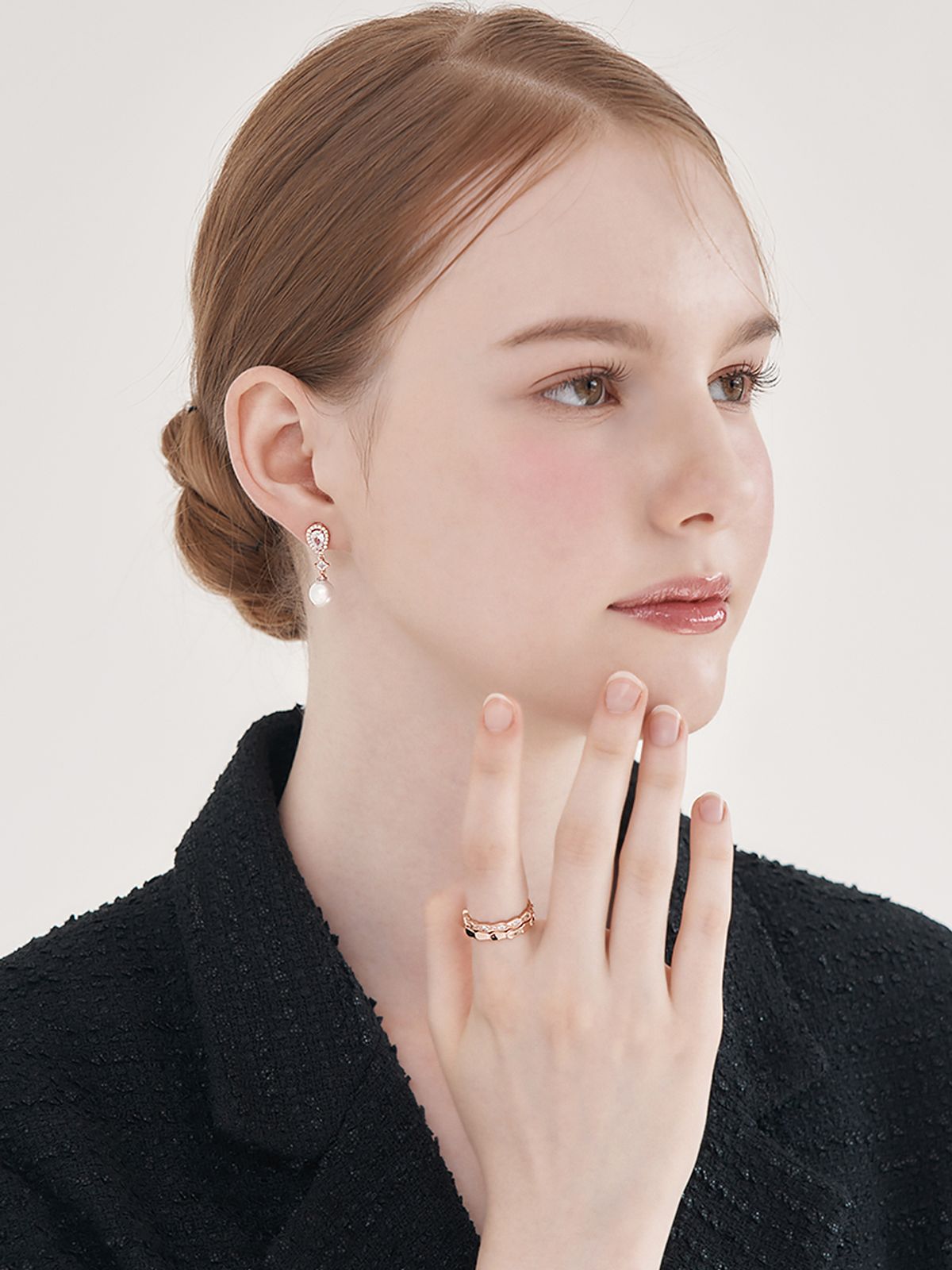 엘르주얼리(ELLEJEWELRY) 14K GF 파인 물방울 진주 드롭 롱 귀걸이 ELGPEE556