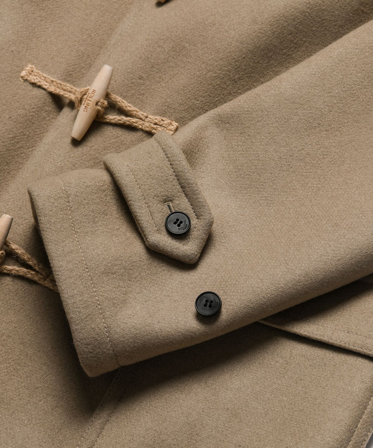 롤링스튜디오(ROLLINGSTUDIOS) HOODED WOOL FELT DUFFLE COAT BEIGE