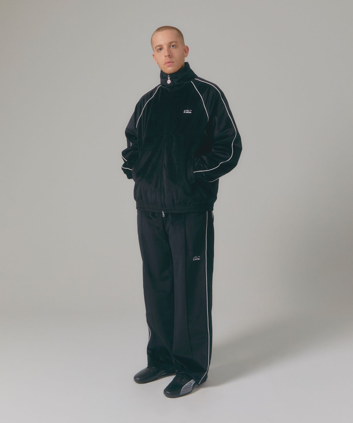 엘엠씨(LMC) VELOUR PIPING PANTS navy