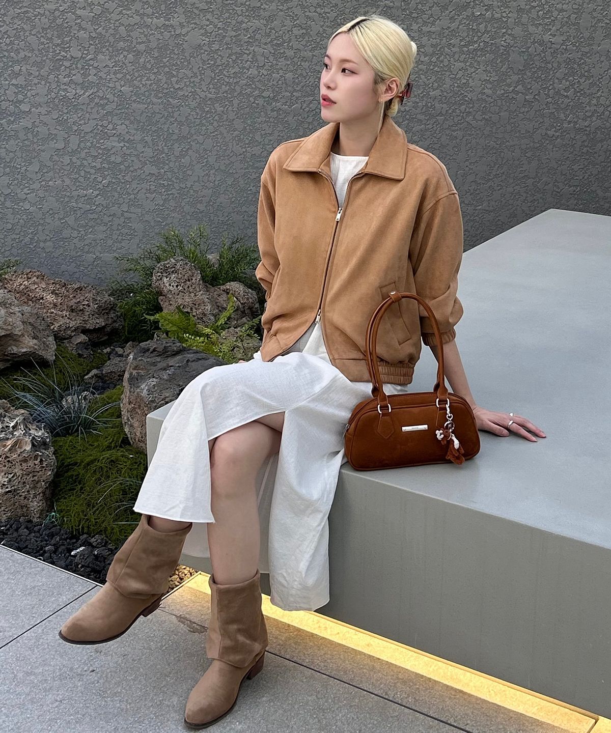 마코이(MACOI) 스웨이드 이지 무드 숄더 백 [브라운]
