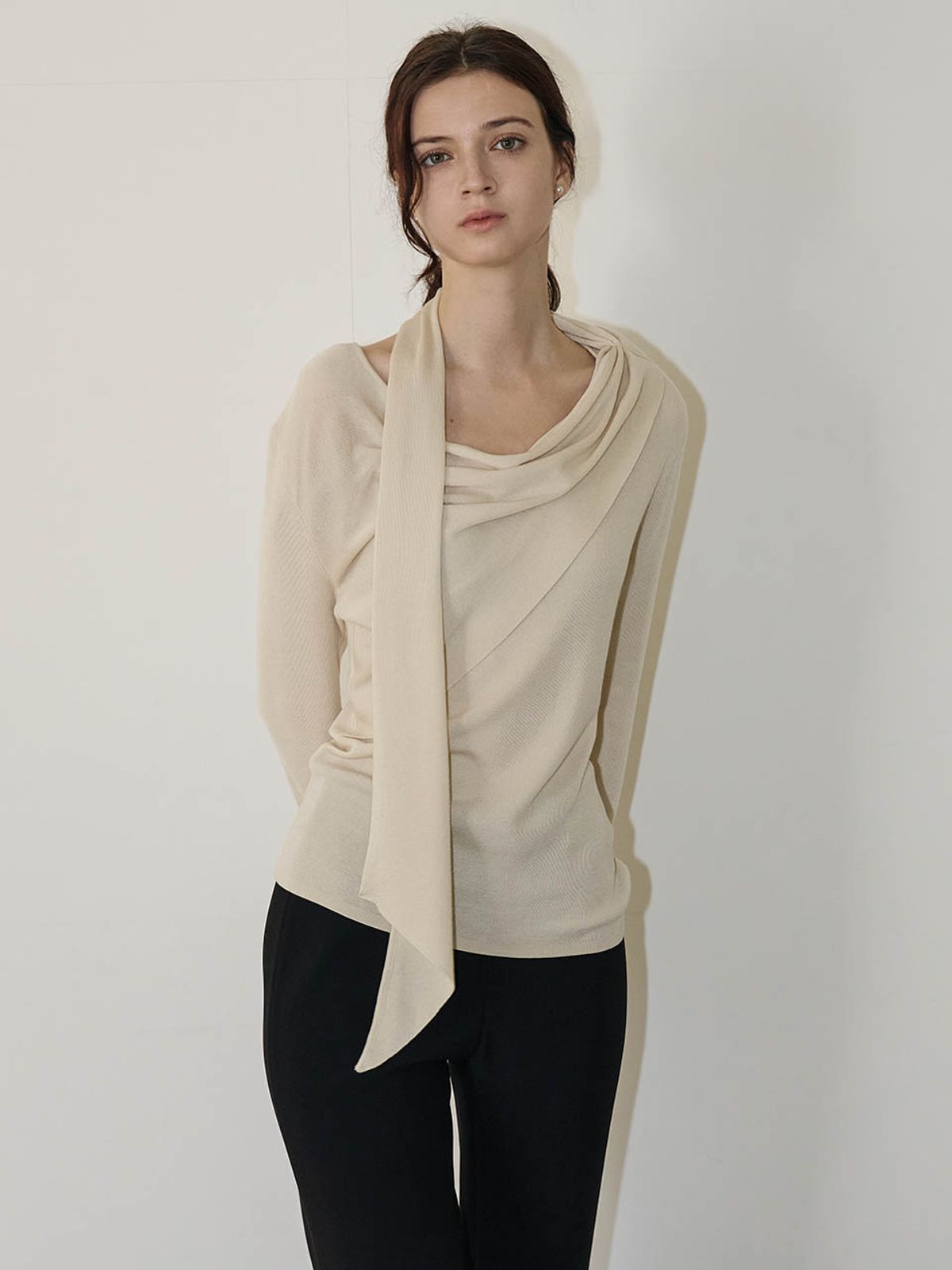 로트르드민(LAUTREDE MIN) Lautre Claire Beige Tied knit pullover